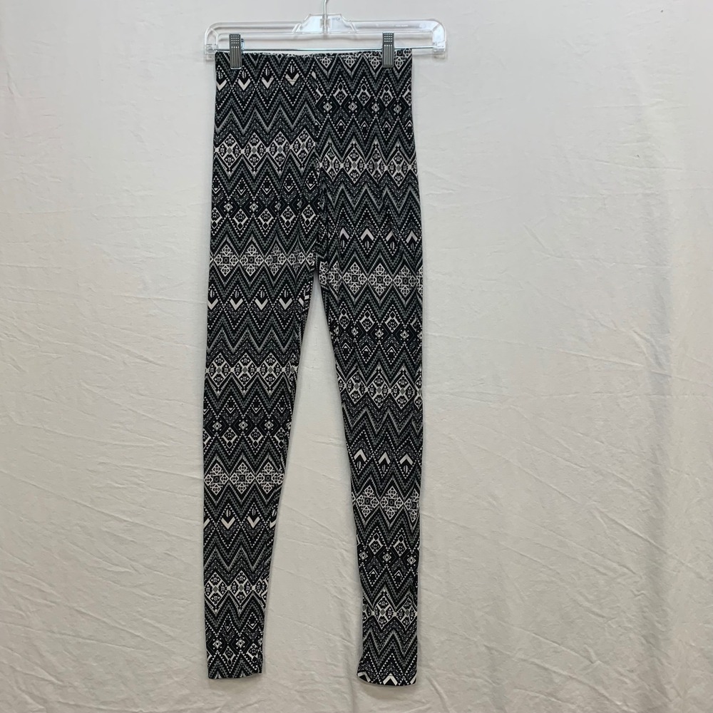 Rue21 Womens S/M Black‎ White Geometric Tribal Print Stretch Leggings NWT